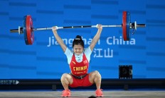 九游体育:举重亚锦赛：赵金红包揽女子45公斤级三项冠军 打破抓举世界纪录